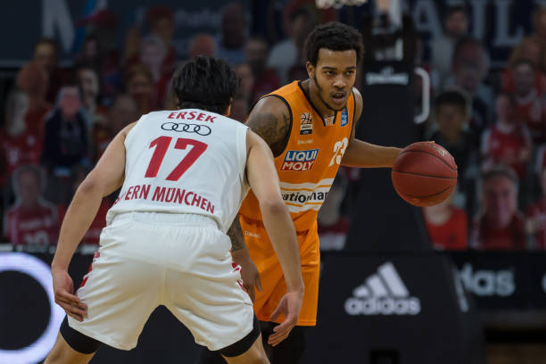 中锋凯洛 中锋凯洛