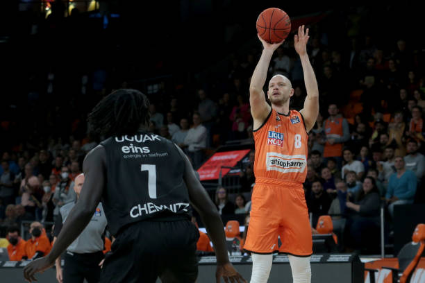 [中超]上海海港主场获胜取得两连胜.