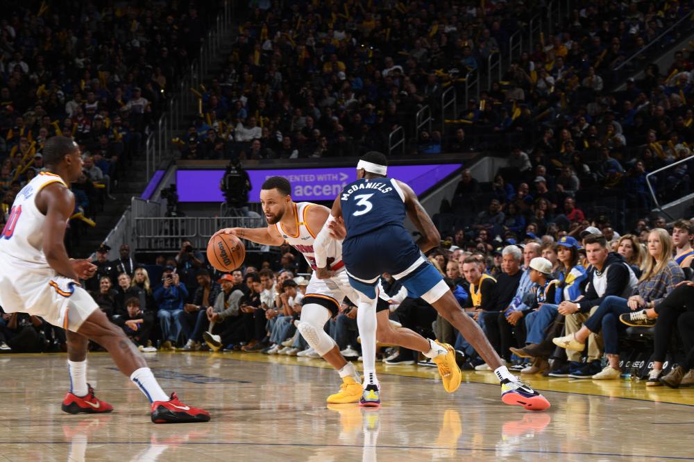 曼晚：21名曼联球员随队客战富勒姆，奥纳纳入选、霍伊伦缺阵