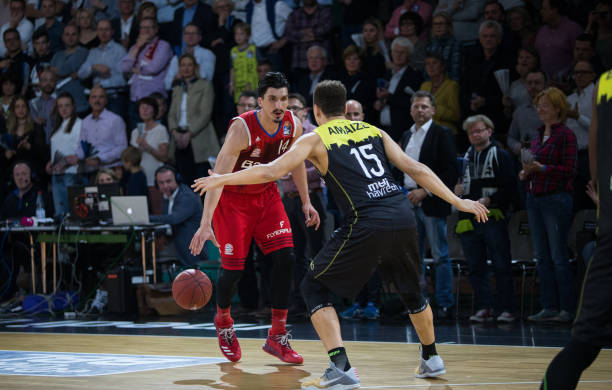 球场上硬朗 球场上硬朗